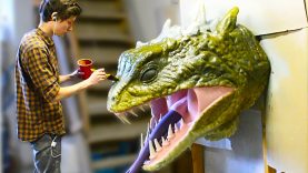 THIS ARTIST CREATES FANTASTIC SCULPTURES OF MOVIE CHARACTERS